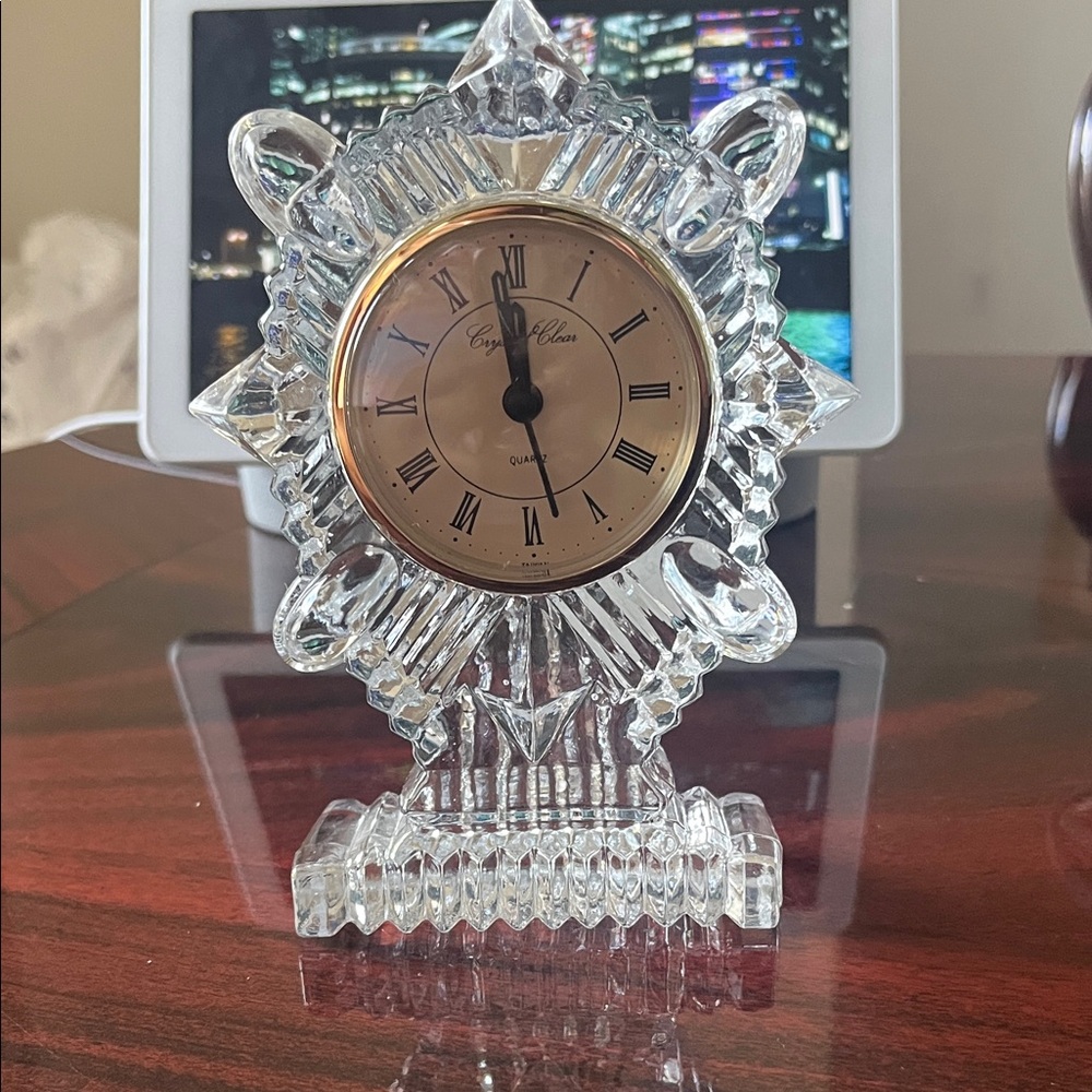 Crystal Clear Roman Numeral Clock